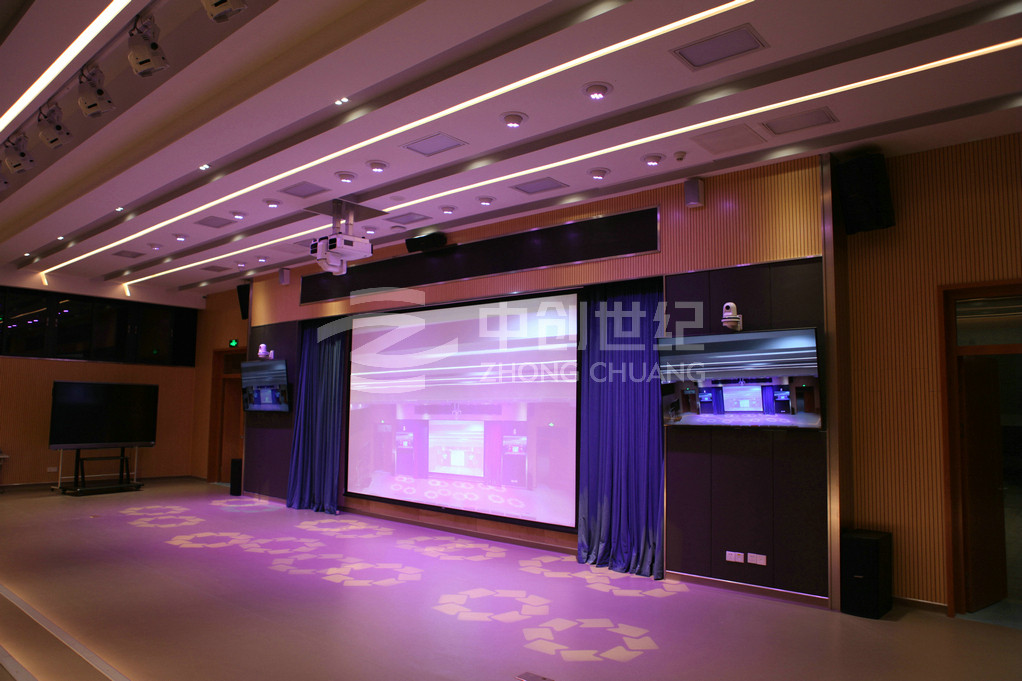 南山外國語學校濱海小學多功能廳-舞臺區(qū)域照片 南山外國語學校濱海小學多功能廳-舞臺區(qū)域照片